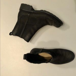 Clarks Orinoco Chelsea boots in black leather